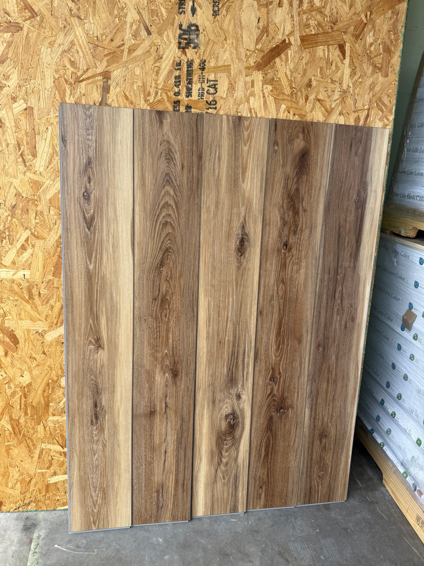 Lifeproof
Click Lock Waterproof Luxury Vinyl Plank Flooring 6.5 mm 22 mil (19.02 sqft/case)