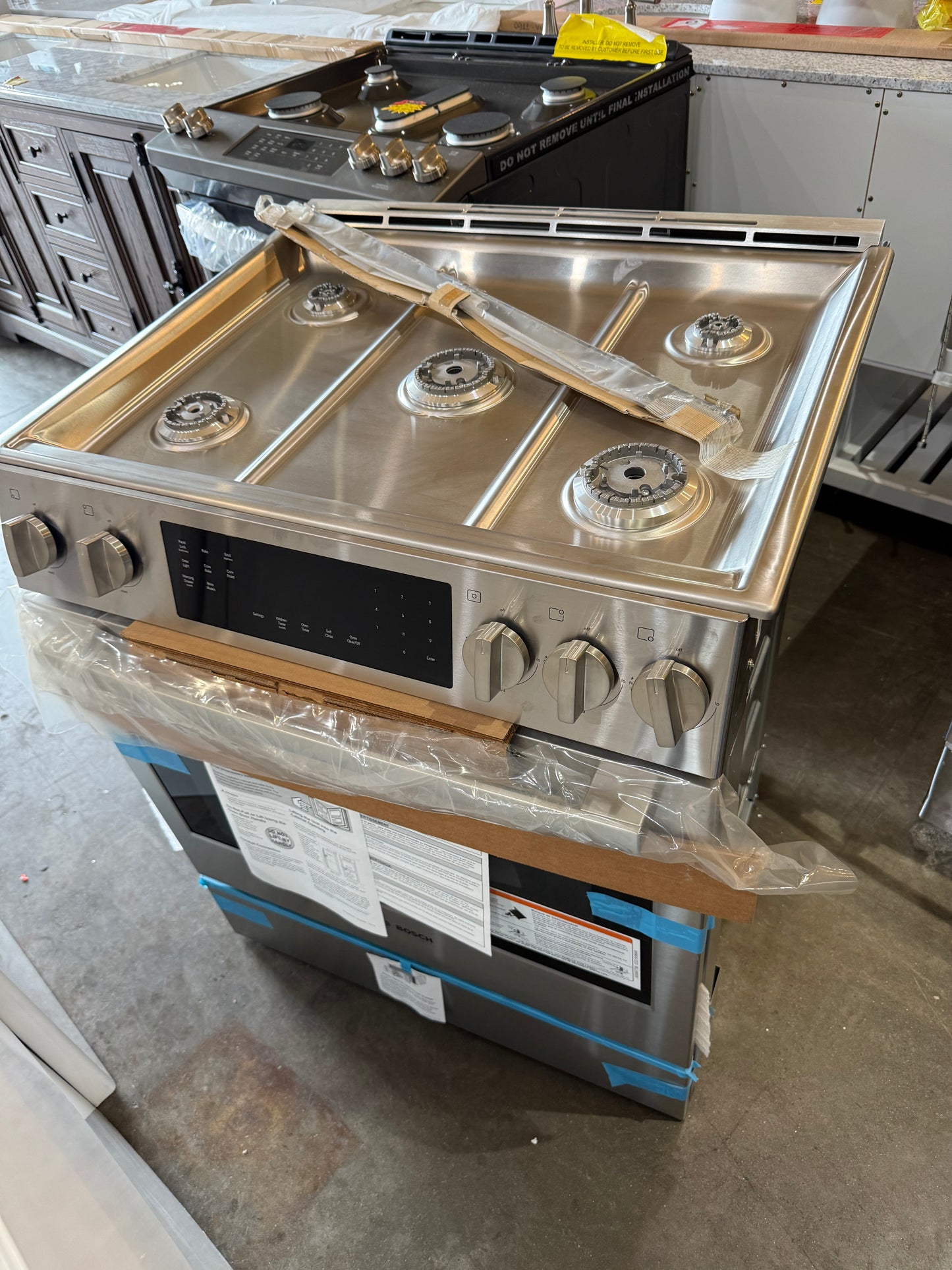 Bosch
800 Series 30 in. 5 Burner Slide-In Gas Range in Stainless Steel with 4.8 cu. Ft. True Convection and Self-Cleaning Oven