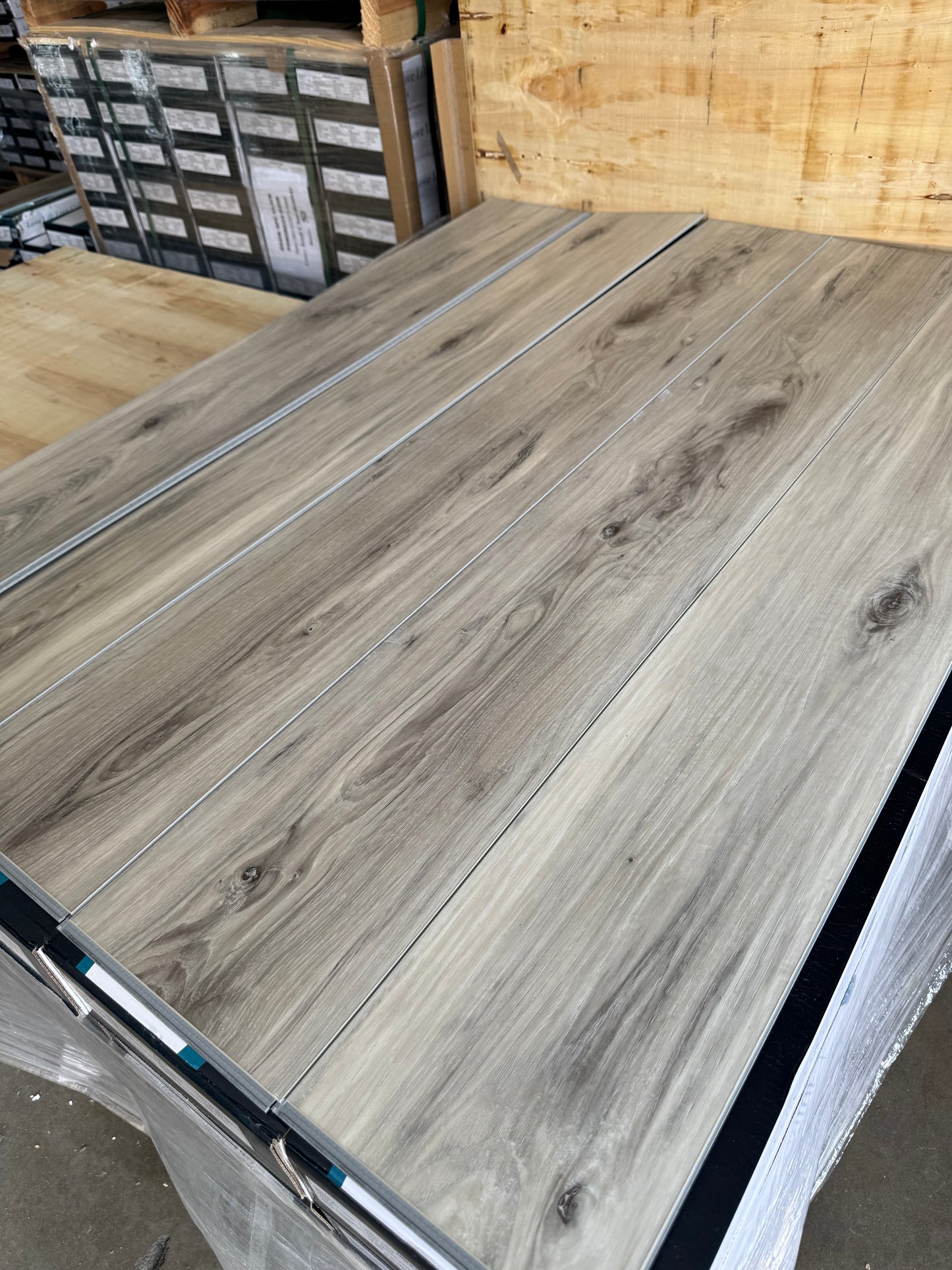 💦Lifeproof Banff gray vinyl flooring 100% waterproof (6.5 mm / 22mil (19.02 sq ft )