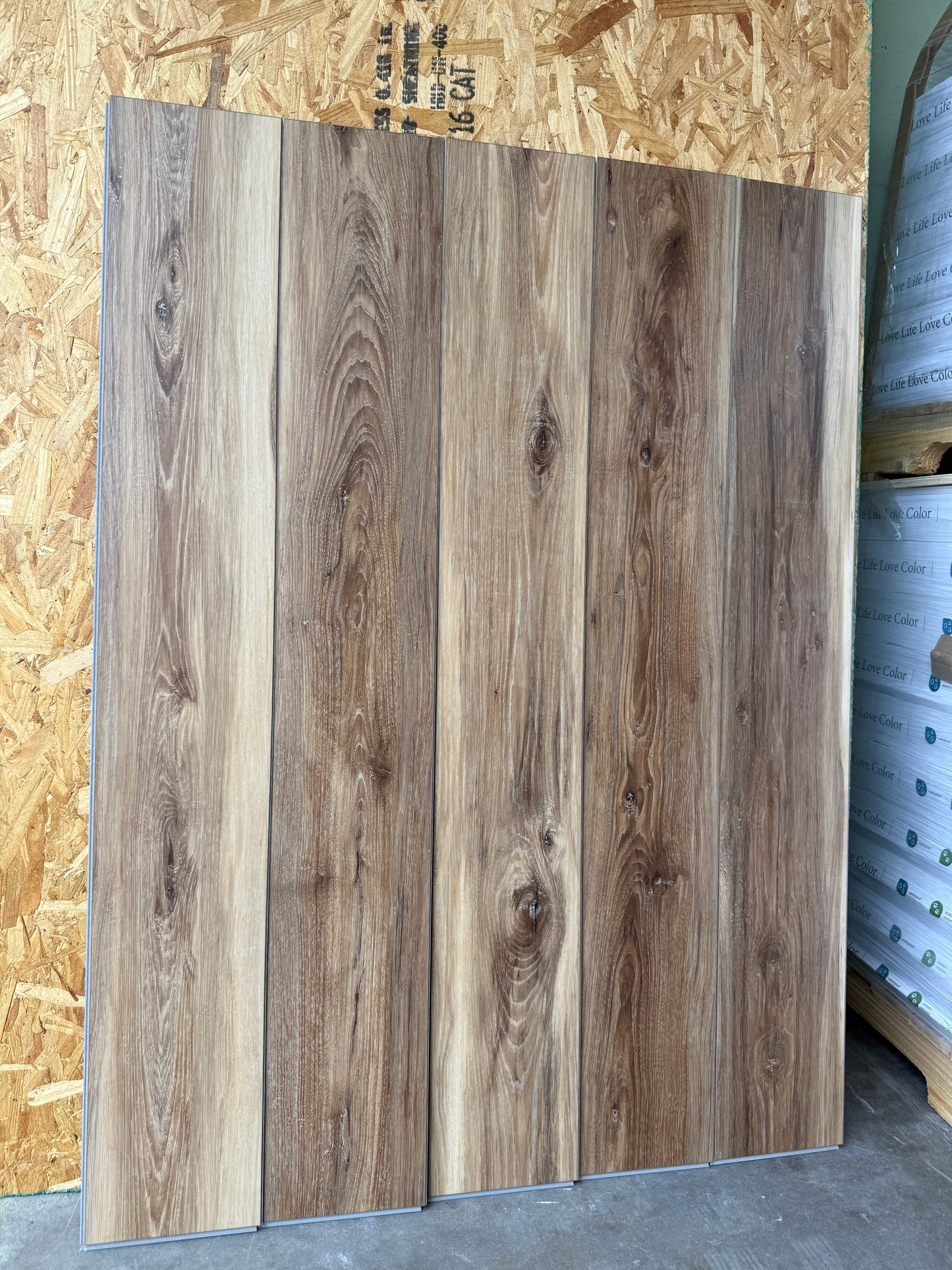 Lifeproof
Click Lock Waterproof Luxury Vinyl Plank Flooring 6.5 mm 22 mil (19.02 sqft/case)