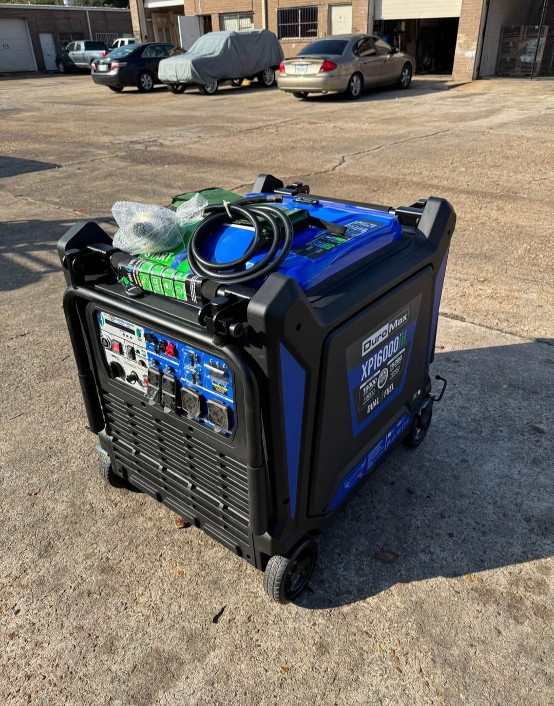 DUROMAX 16,000 Watt V-Twin Dual Fuel Portable Digital Inverter Remote Start Generator CO Alert Shutd