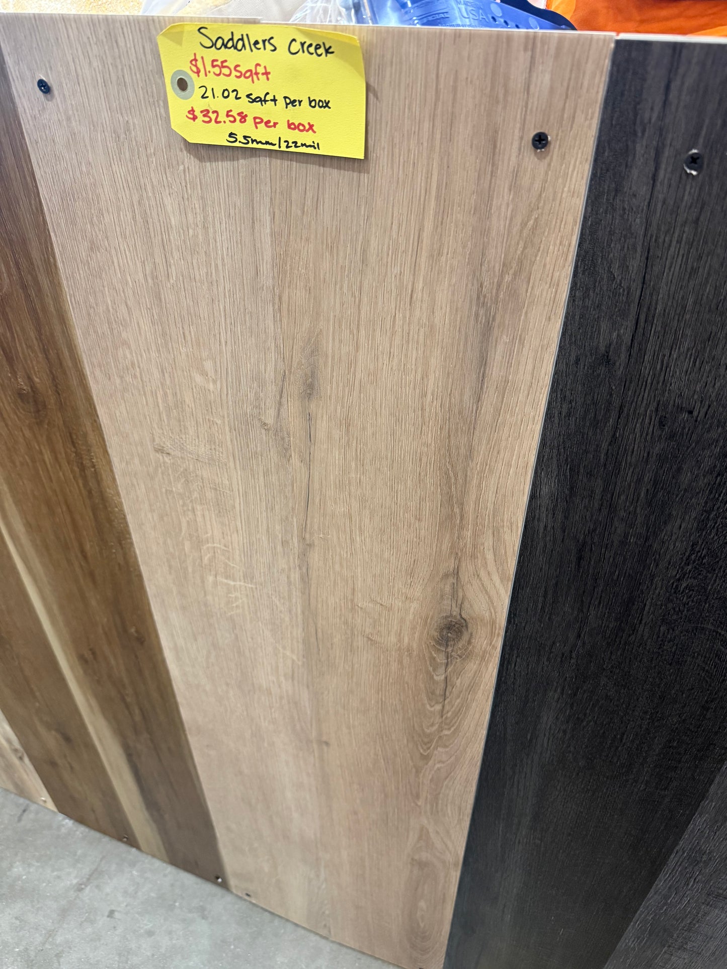 Saddlers creek Vynil flooring waterproof ( 21.02 sq ft