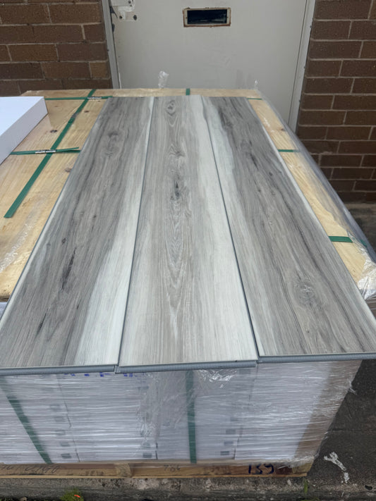 Lifeproof
 Click Lock Waterproof Luxury Vinyl Plank Flooring  6.5 mm 22 mil (19.02  sqft/case)