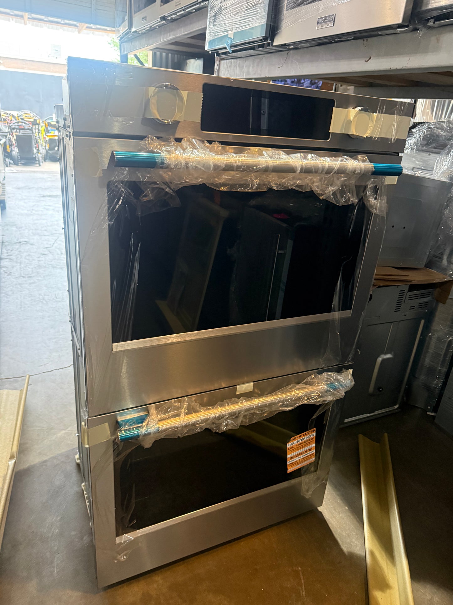 Shop KitchenAid
30 in. Double Electric Wall Oven with True Convection Self-Cleaning and Assisted Cooking Modes in PrintShield Stainless