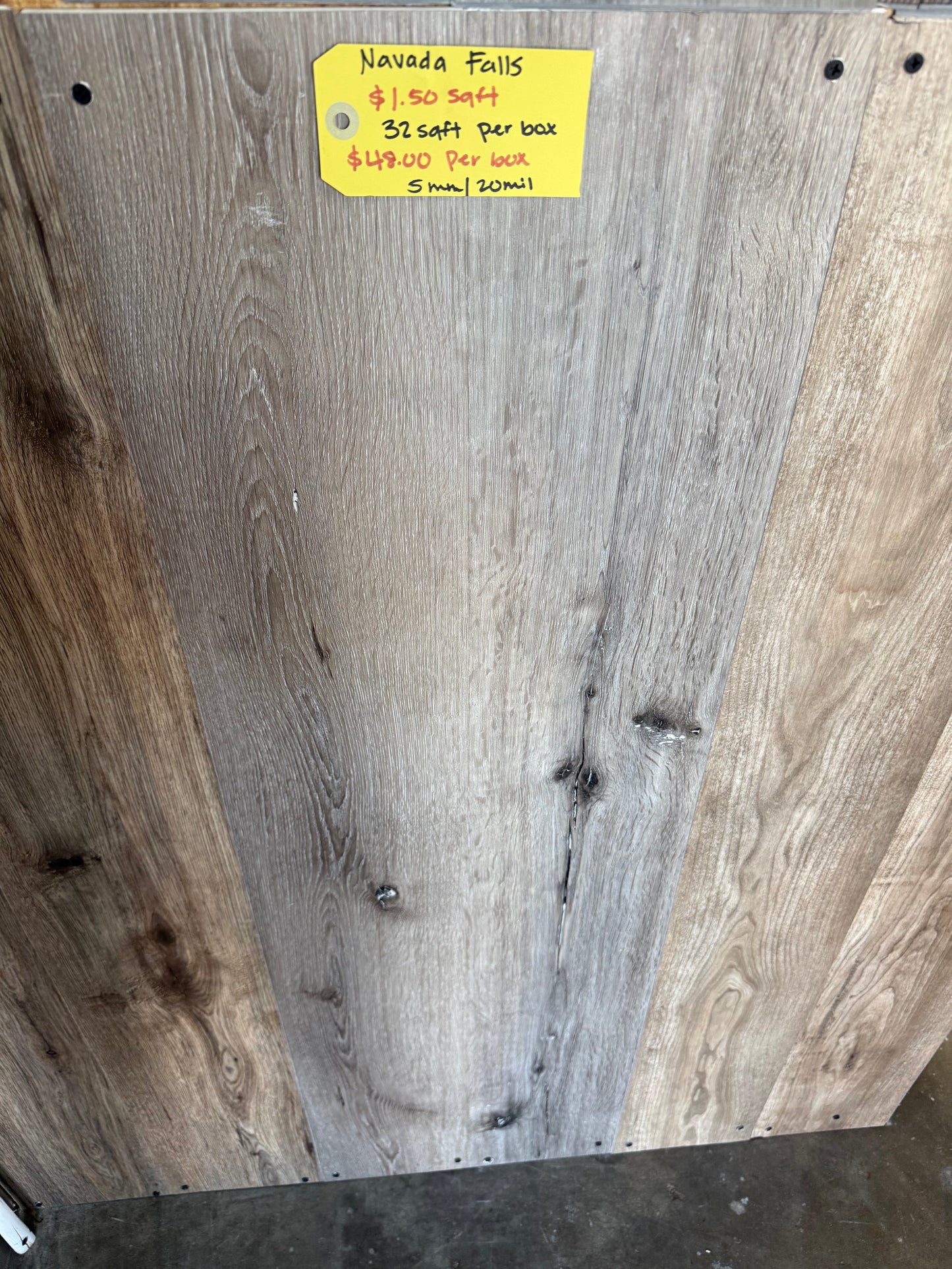 Navada falls Vynil flooring waterproof ( 32 sq ft )