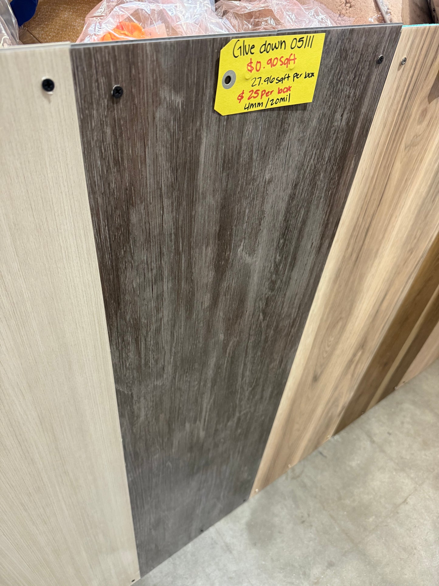 Glue down Vynil flooring 4mm / 20mil ( 27.96 sq ft )