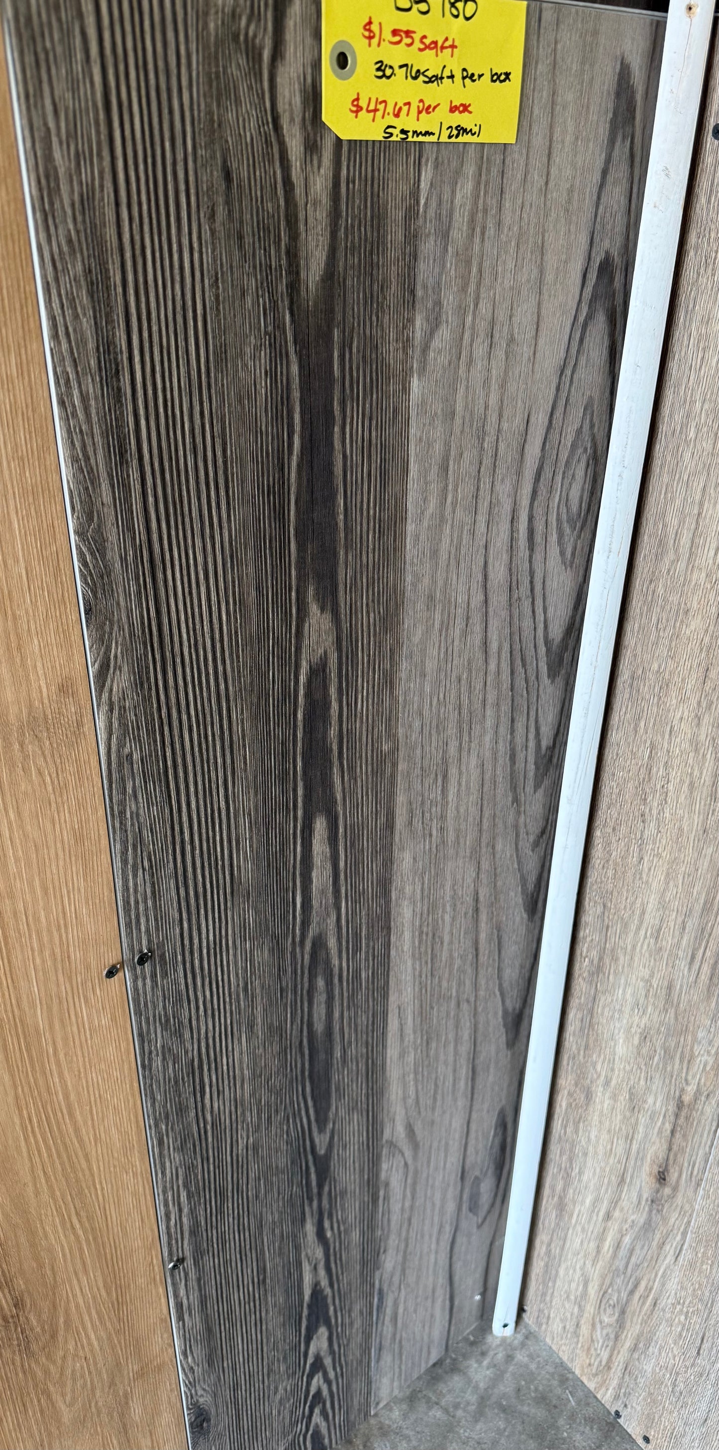 Vynil flooring waterproof 5.5mm 28mi ( 30.76 sq ft