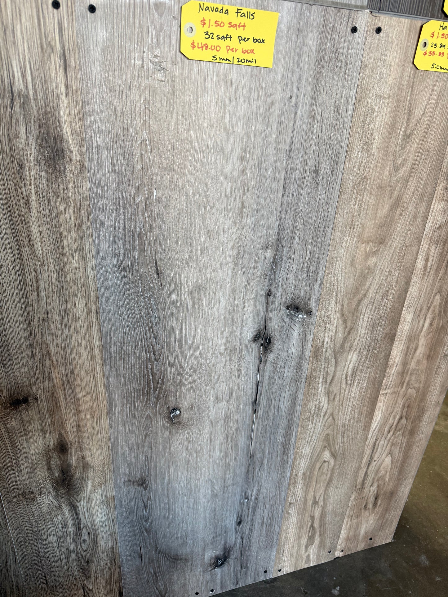 Navada falls Vynil flooring waterproof ( 32 sq ft )