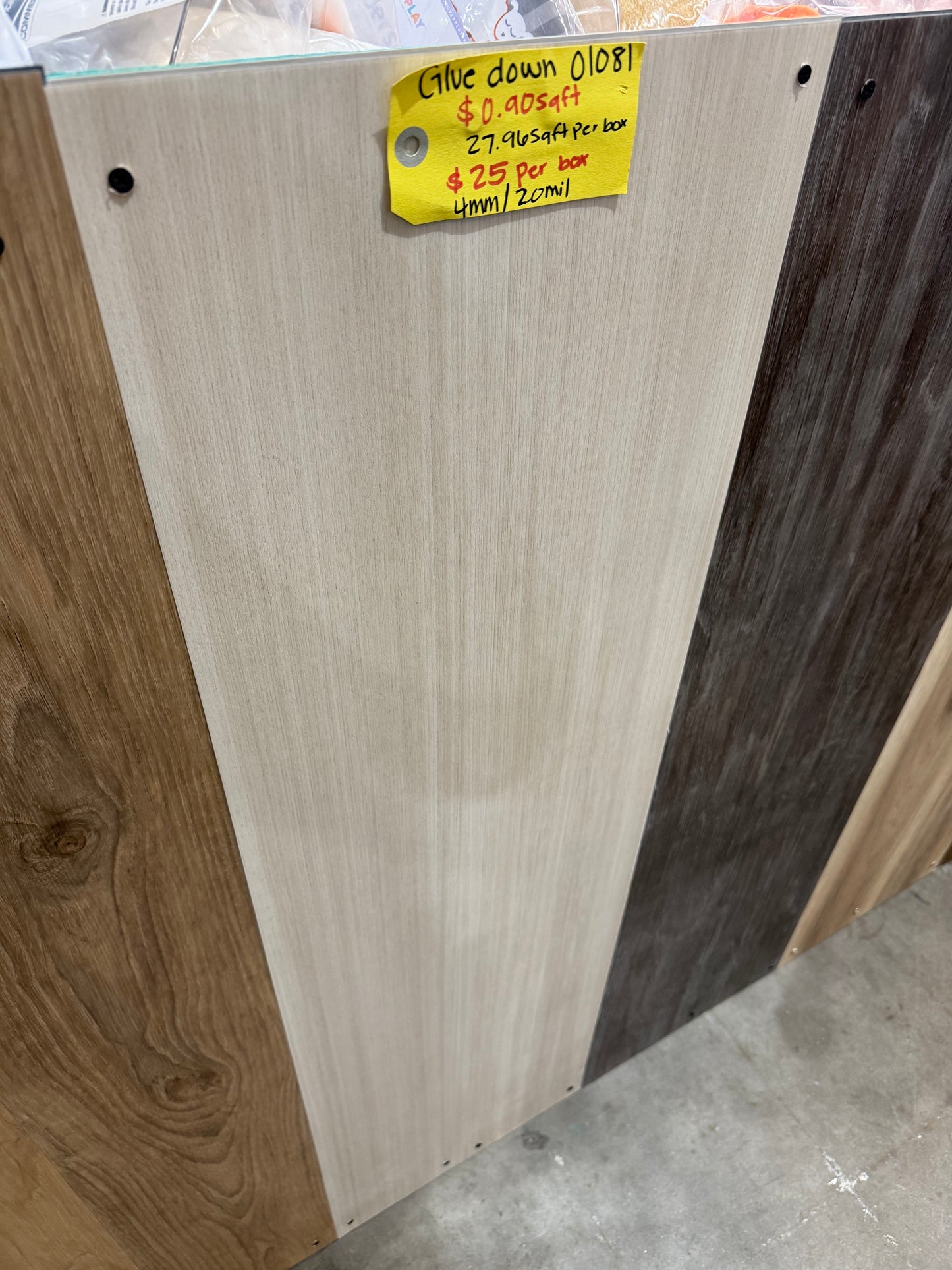 Glue down Vynil flooring 4mm 20mil ( 27.96 sq ft )