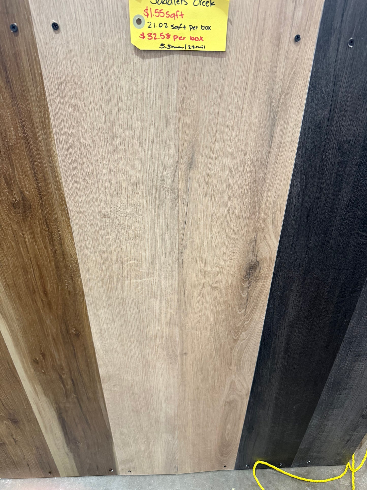 Saddlers creek Vynil flooring waterproof ( 21.02 sq ft