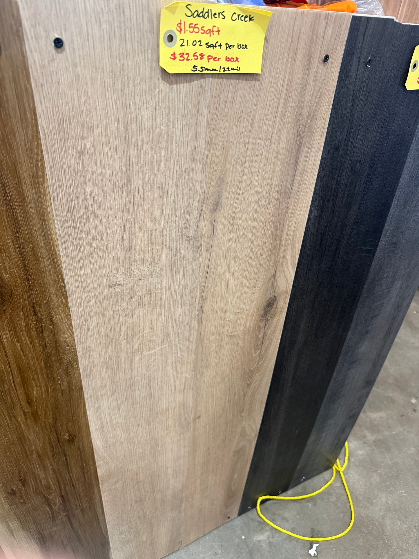 Saddlers creek Vynil flooring waterproof ( 21.02 sq ft