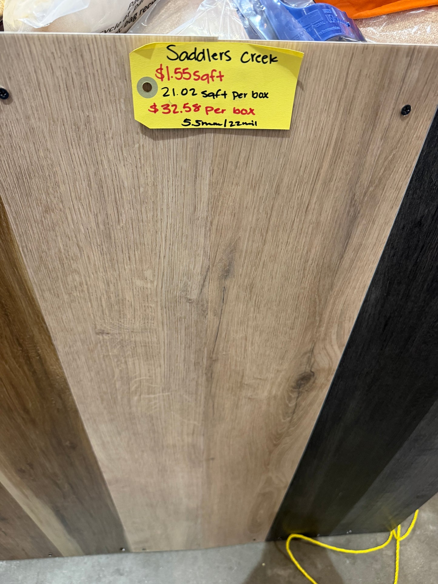 Saddlers creek Vynil flooring waterproof ( 21.02 sq ft