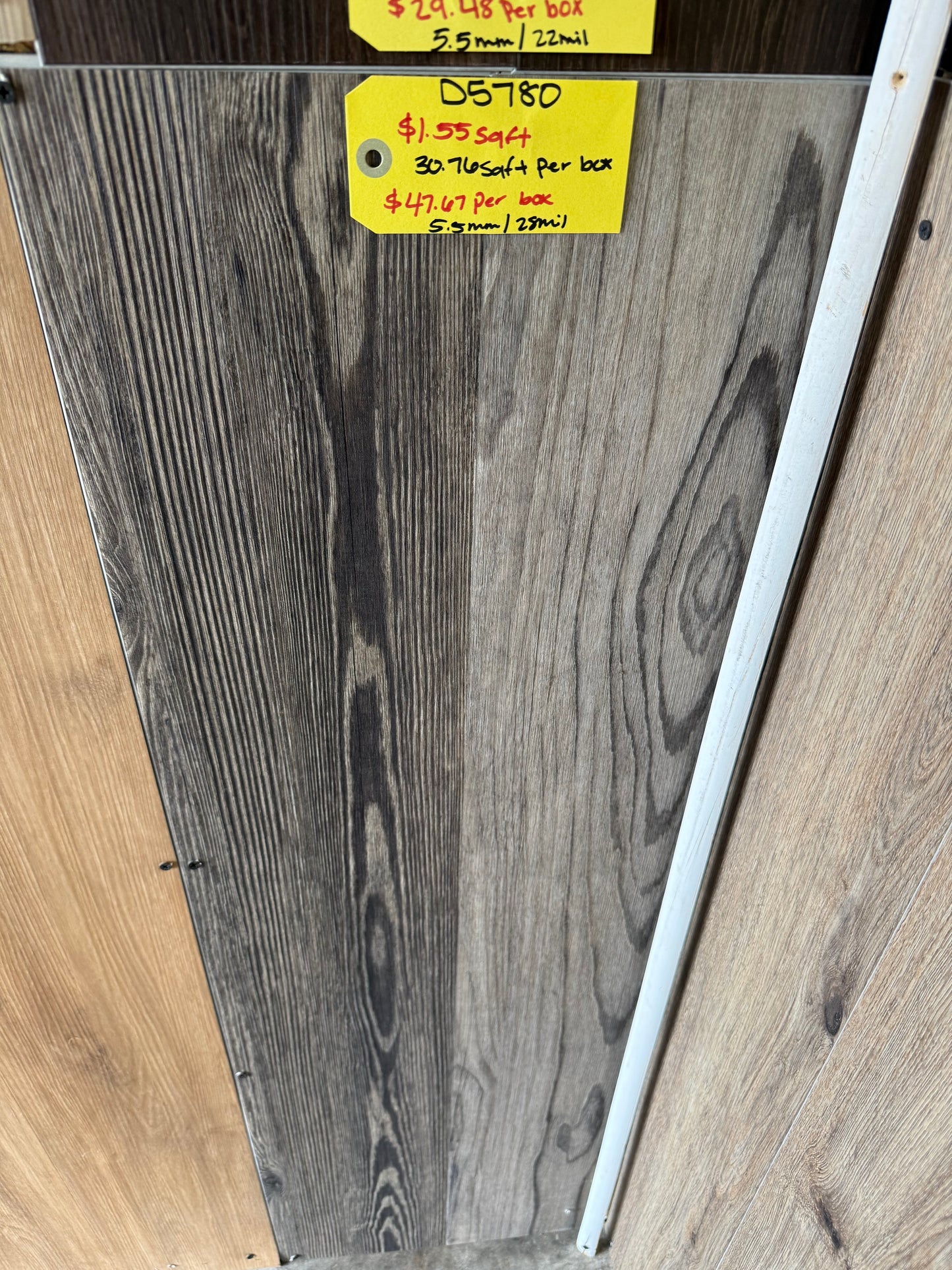 Vynil flooring waterproof 5.5mm 28mi ( 30.76 sq ft