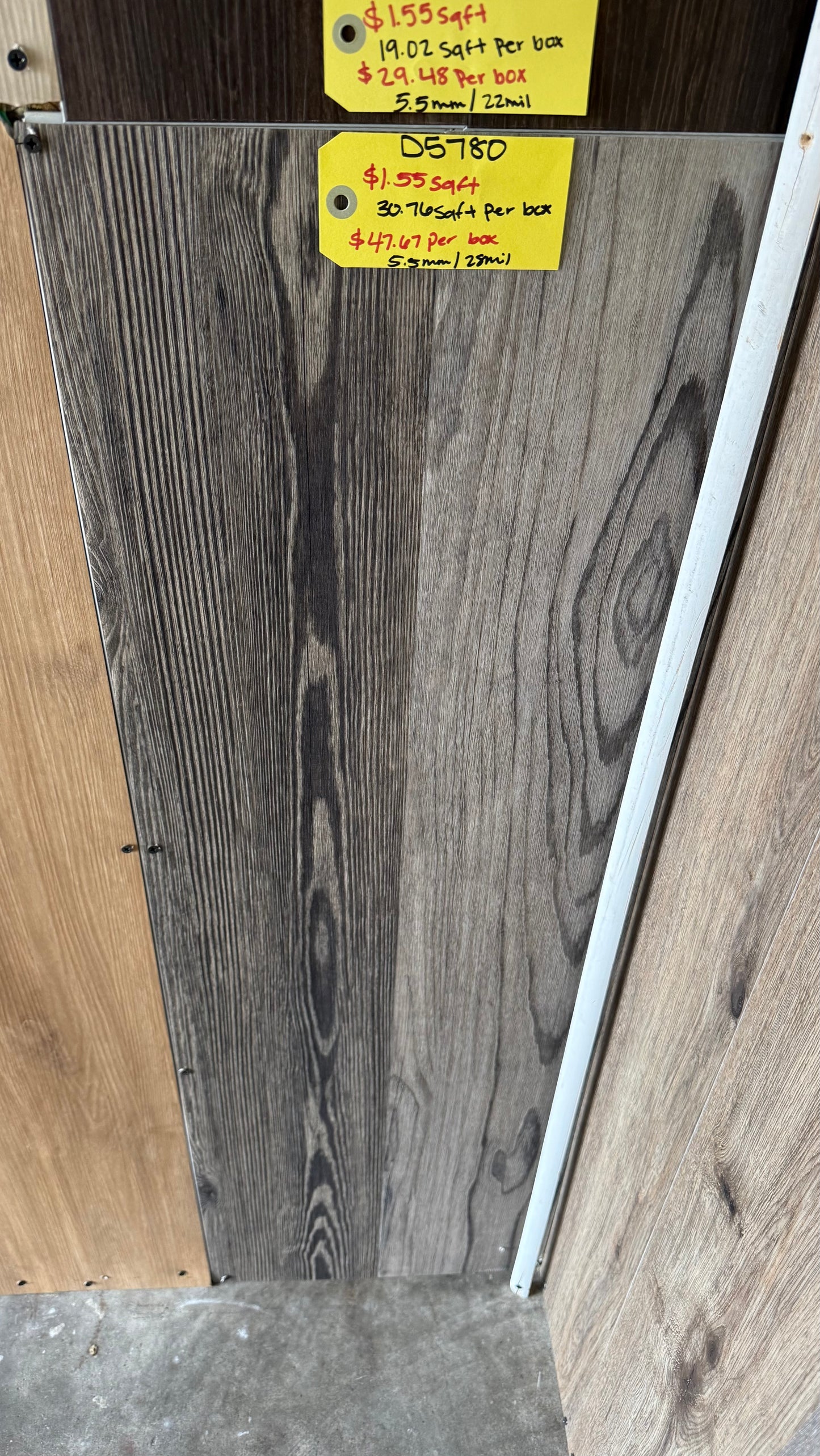 Vynil flooring waterproof 5.5mm 28mi ( 30.76 sq ft