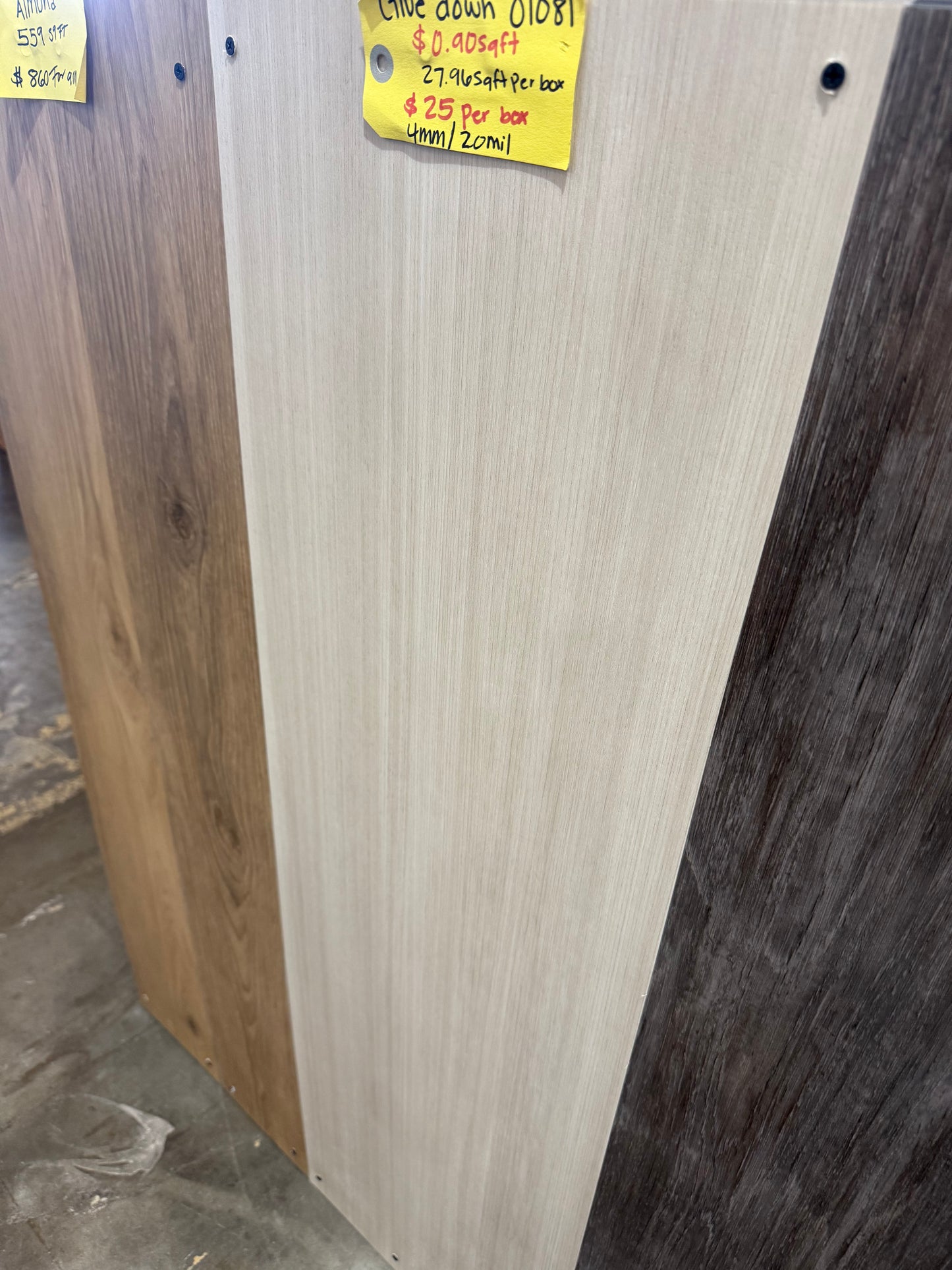 Glue down Vynil flooring 4mm 20mil ( 27.96 sq ft )