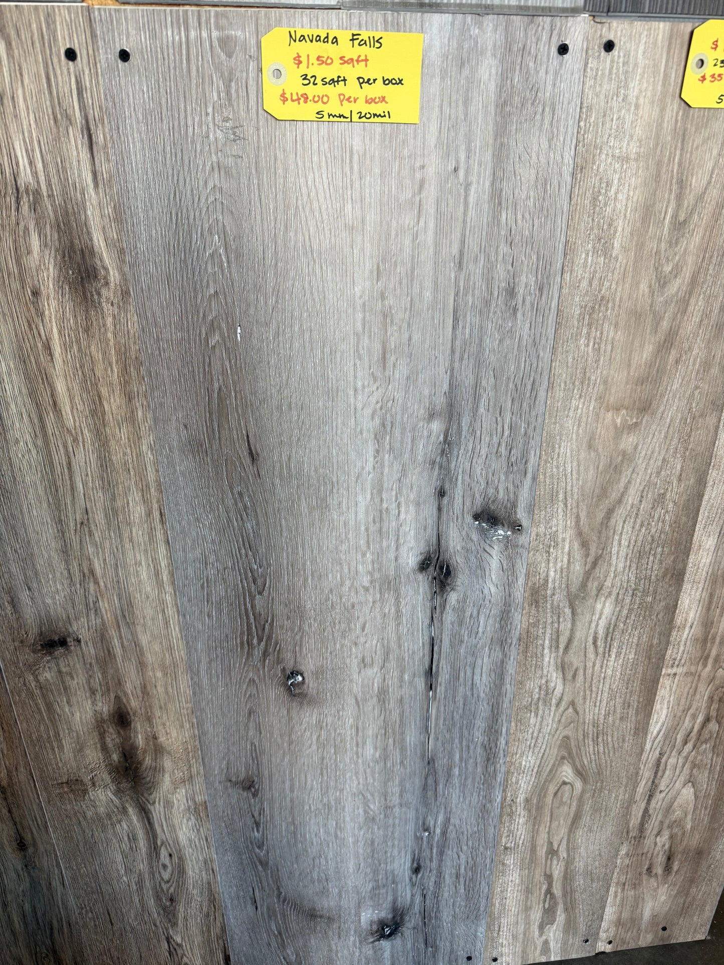 Navada falls Vynil flooring waterproof ( 32 sq ft )