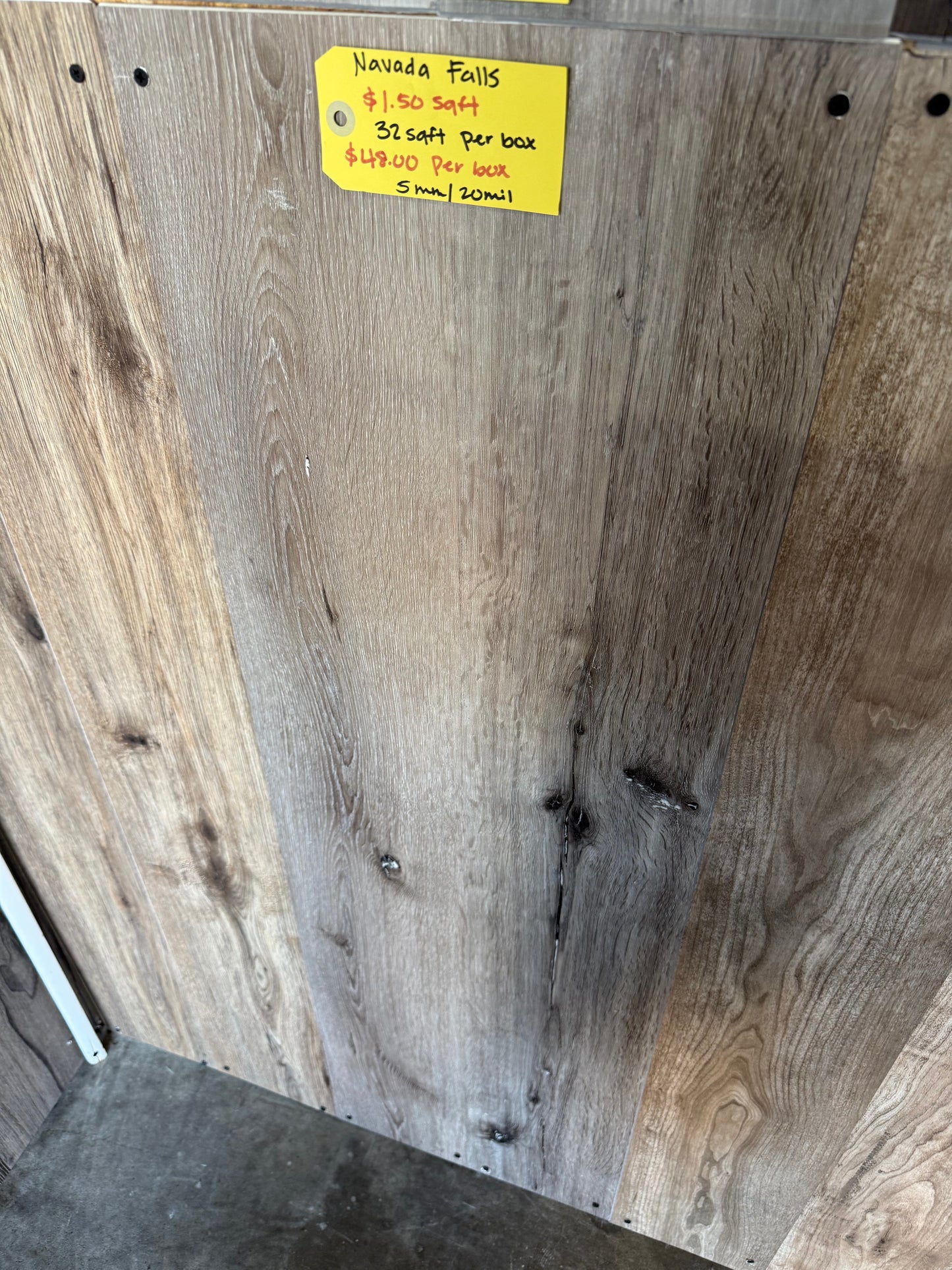 Navada falls Vynil flooring waterproof ( 32 sq ft )