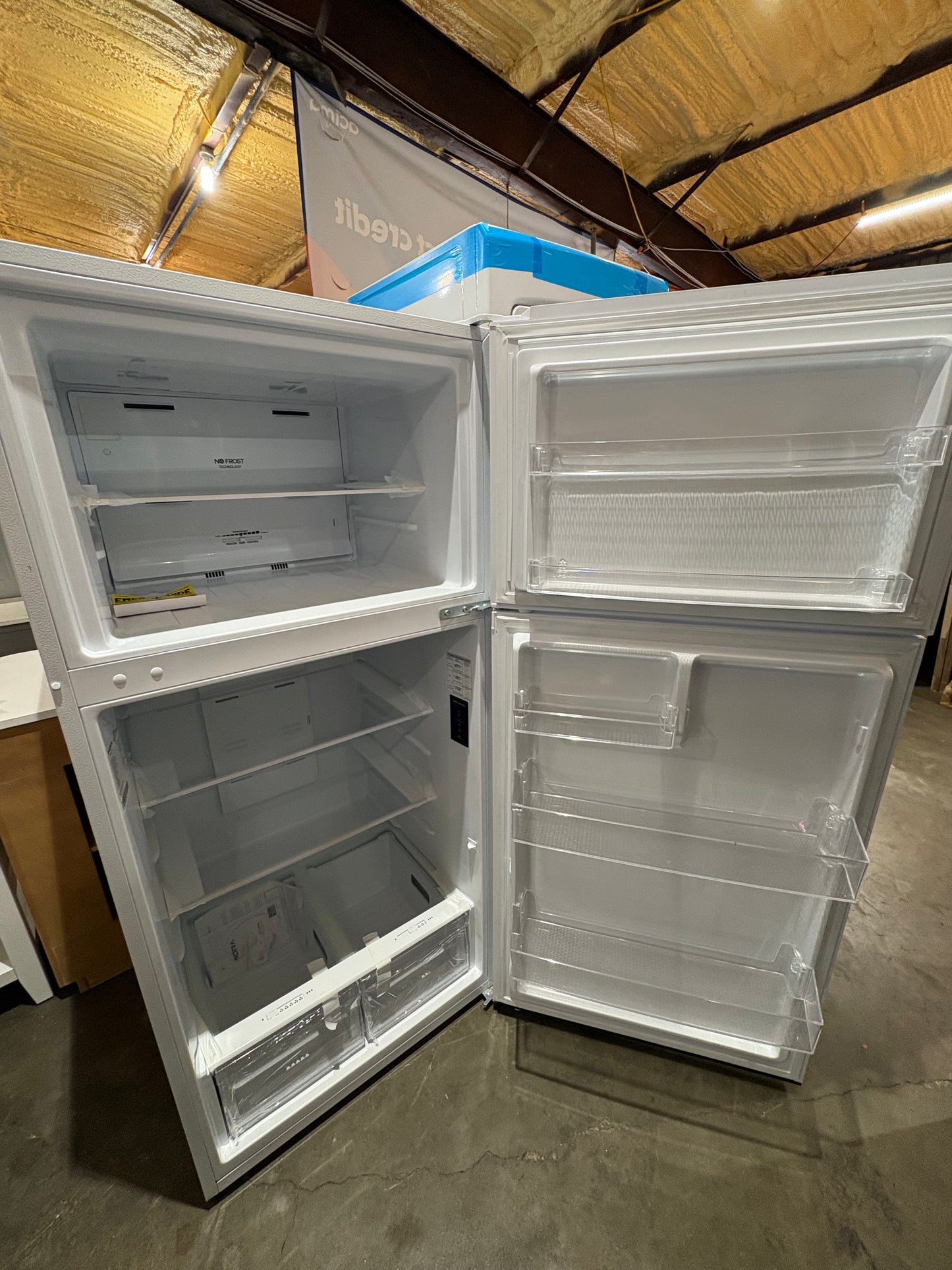 Mora 30in refrigerator & premier 30in stove
