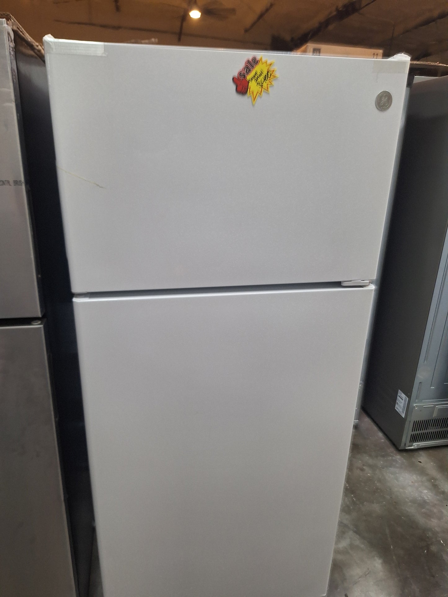 16.6 cu. ft. Top Freezer Refrigerator in White, ENERGY STAR